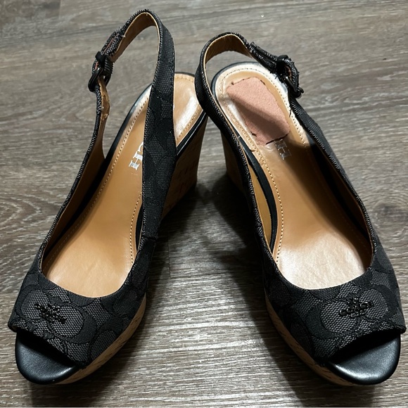 Coach Ferry Gray & Black Peep Toe Slingback Espadrille Wedge
Sandals Size 6.5 - Picture 5 of 10